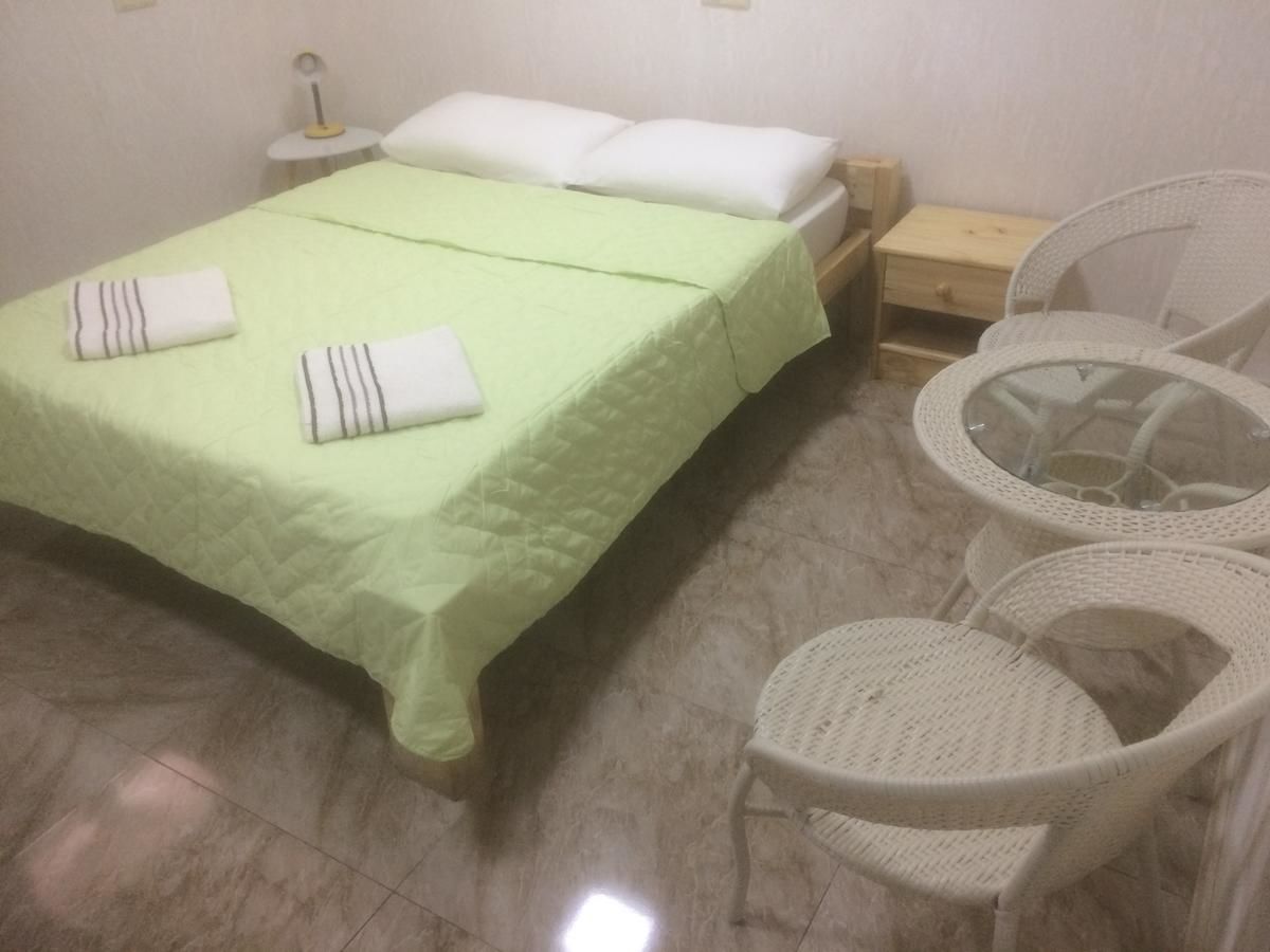 Хостелы Hostel Mini Батуми-4